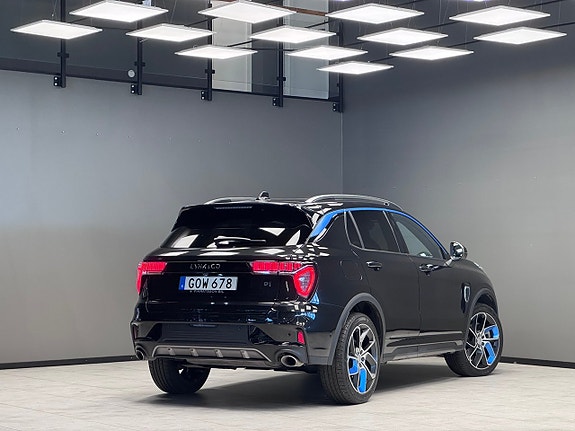 Lynk & Co 01 2 of 22