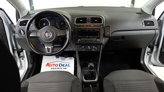 Volkswagen Polo 10 of 13