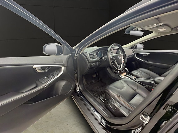 Volvo V40 Cross Country 11 of 27