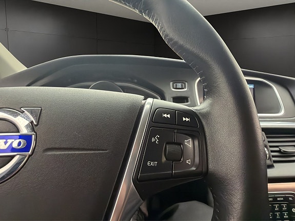 Volvo V40 Cross Country 15 of 27