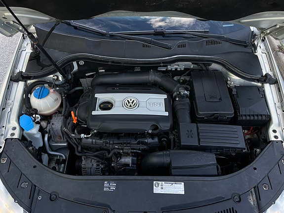 Volkswagen Passat 7 of 19