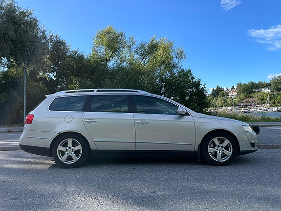 Volkswagen Passat 6 of 19