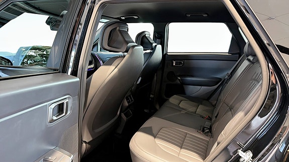 Kia Seltos 9 of 17