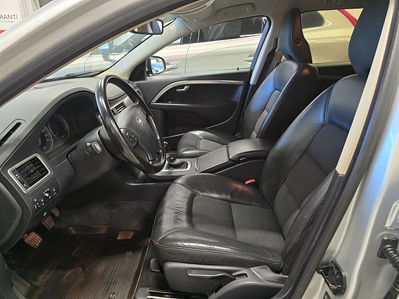 Volvo V70 11 of 23