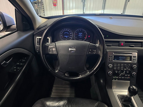 Volvo V70 8 of 23