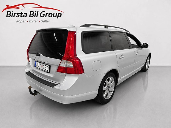 Volvo V70 3 of 23