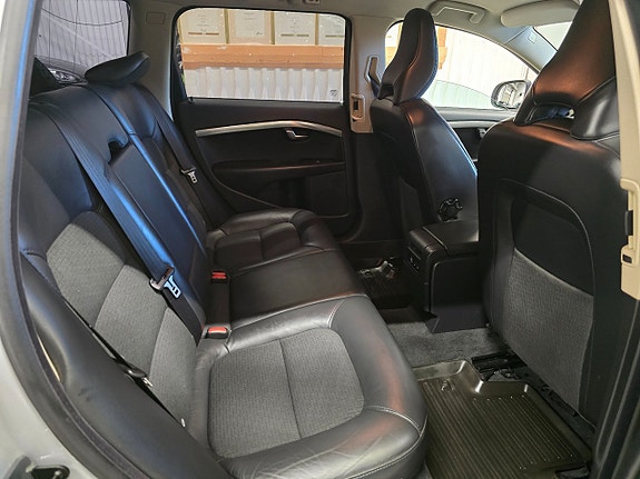 Volvo V70 14 of 23