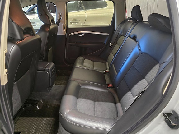 Volvo V70 15 of 23