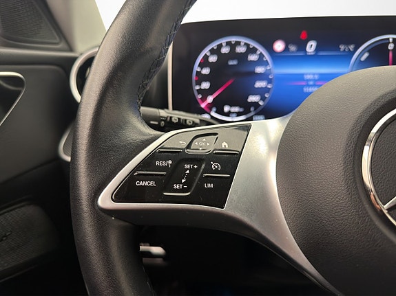 Mercedes-Benz C300 25 of 30