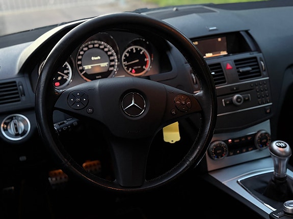 Mercedes-Benz C220 13 of 22