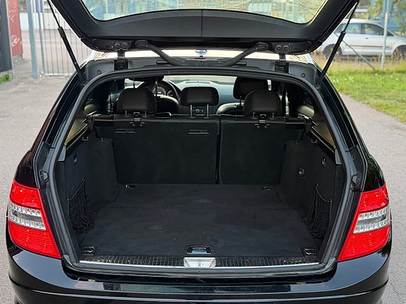 Mercedes-Benz C220 15 of 22