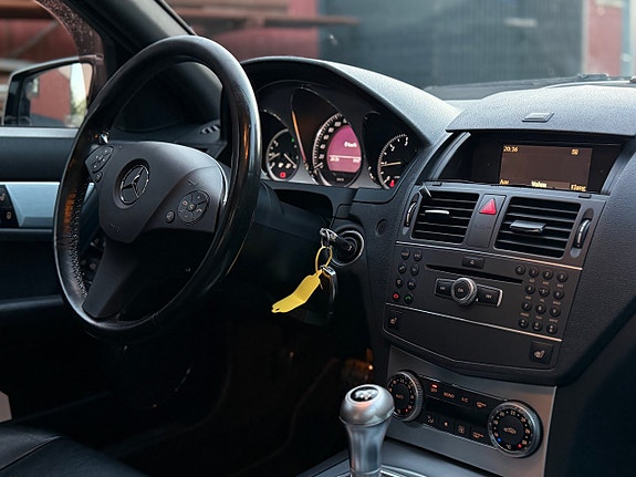 Mercedes-Benz C220 17 of 22