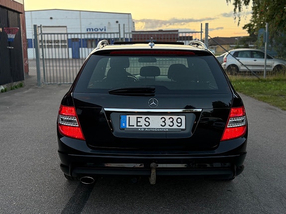 Mercedes-Benz C220 4 of 22