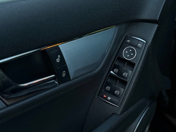 Mercedes-Benz C220 9 of 22
