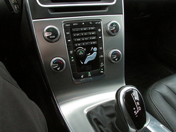 Volvo V60 Cross Country 15 of 17