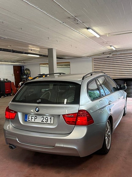 BMW 320d 3 of 4