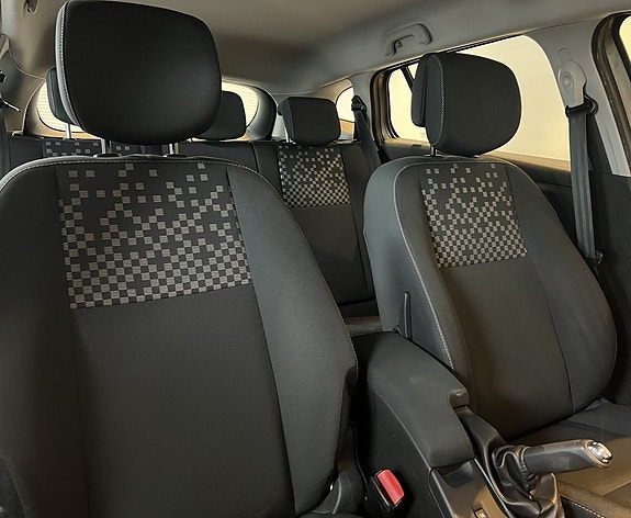 Renault Megane 12 of 17