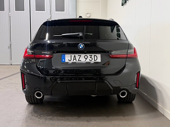 BMW 330e 25 of 25