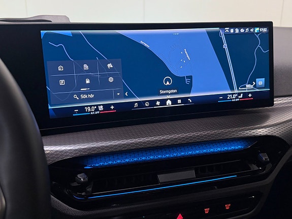 BMW 330e 10 of 25