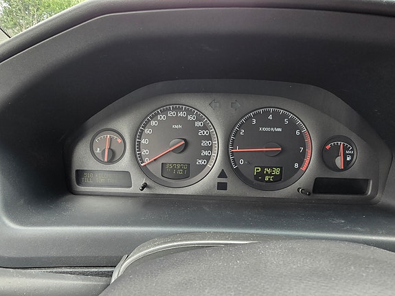Volvo V70 9 of 9