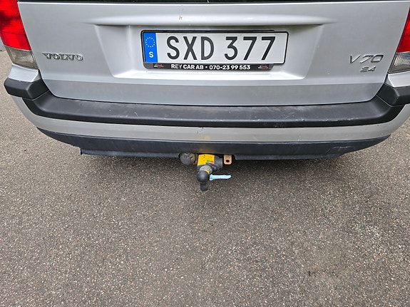 Volvo V70 7 of 9