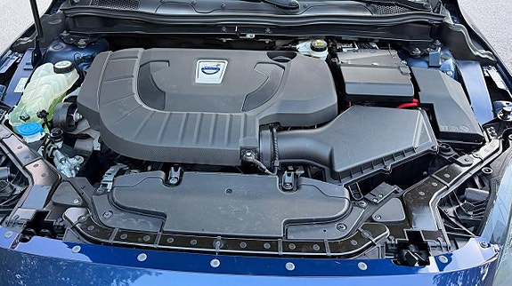 Volvo V40 Cross Country 11 of 16