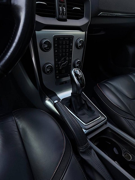 Volvo V40 Cross Country 7 of 16