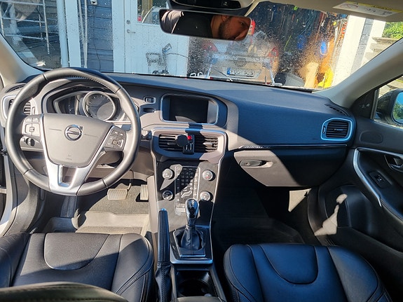 Volvo V40 Cross Country 11 of 11
