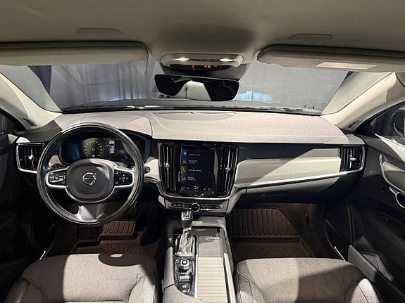 Volvo V90 10 of 14