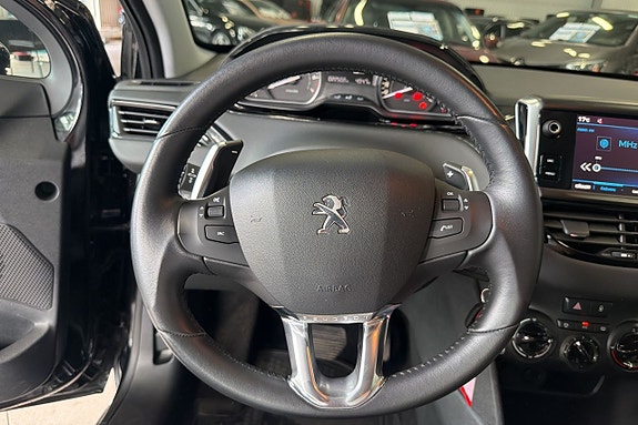 Peugeot 208 11 of 19