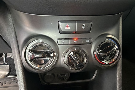 Peugeot 208 17 of 19