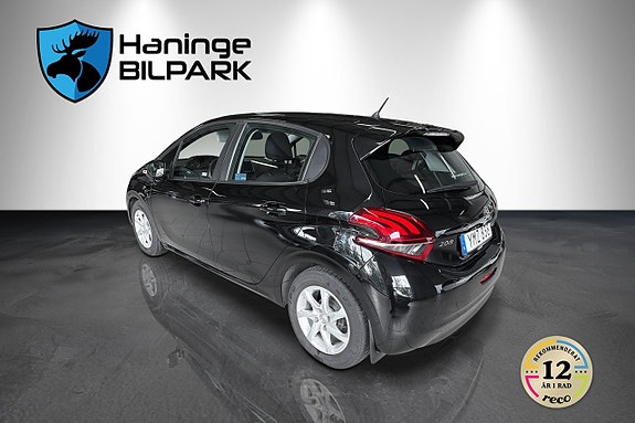 Peugeot 208 8 of 19