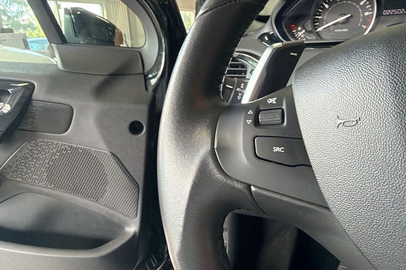 Peugeot 208 15 of 19