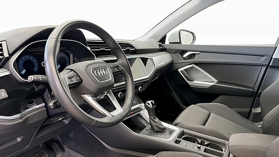Audi Q3 7 of 12