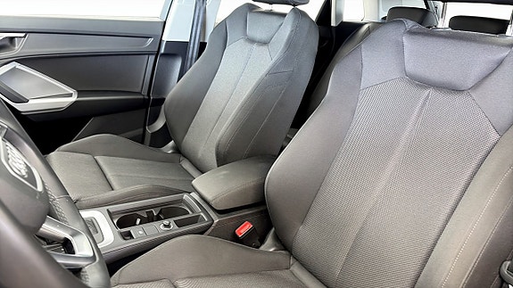 Audi Q3 8 of 12