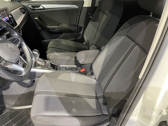 Volkswagen T-Roc 11 of 20