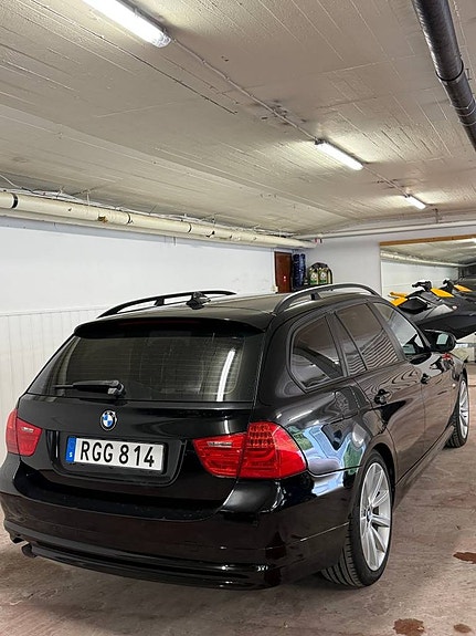 BMW 320d 3 of 5