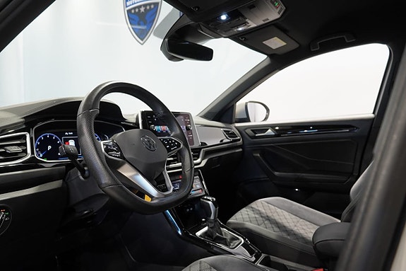 Volkswagen T-Roc 10 of 16