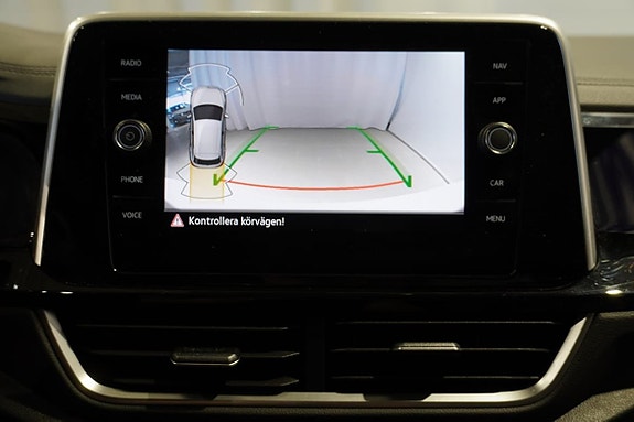 Volkswagen T-Roc 15 of 16