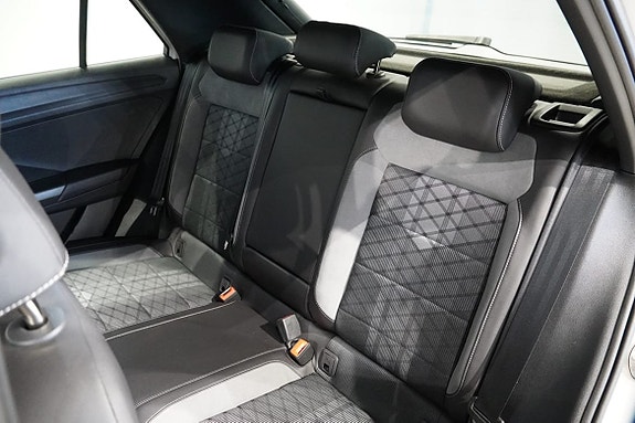 Volkswagen T-Roc 6 of 16