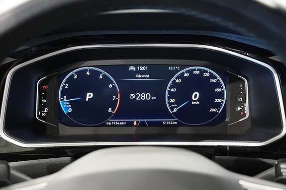 Volkswagen T-Roc 11 of 16