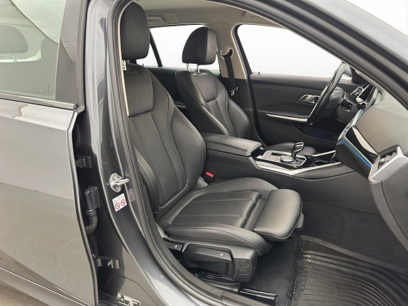 BMW 330e 9 of 25