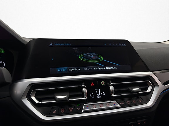 BMW 330e 20 of 25