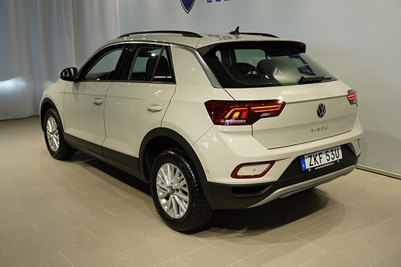 Volkswagen T-Roc 3 of 17