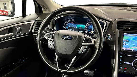 Ford Mondeo 8 of 25