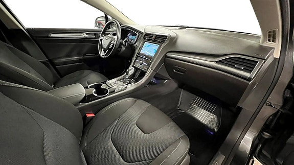 Ford Mondeo 17 of 25