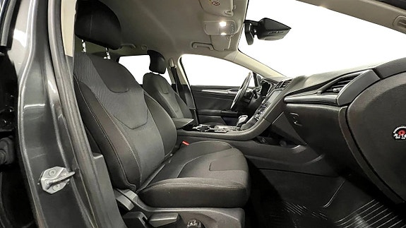 Ford Mondeo 16 of 25