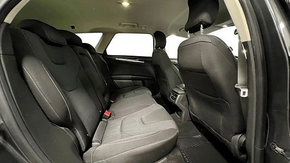 Ford Mondeo 15 of 25