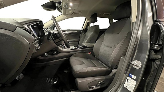 Ford Mondeo 12 of 25