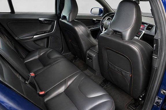 Volvo V60 10 of 18